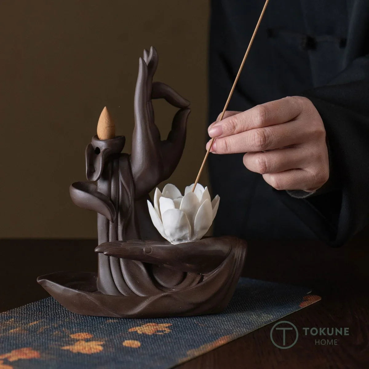 Tokune home 陶磁製 佛手蓮花デザイン倒流香炉＆香立て｜癒しの香りと