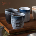 Tokune home 指紋デザインの陶磁カップ3色セット。手になじむ形と温かみのある釉薬が特徴。